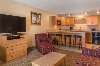 Quality Inn Perrysburg - image 10