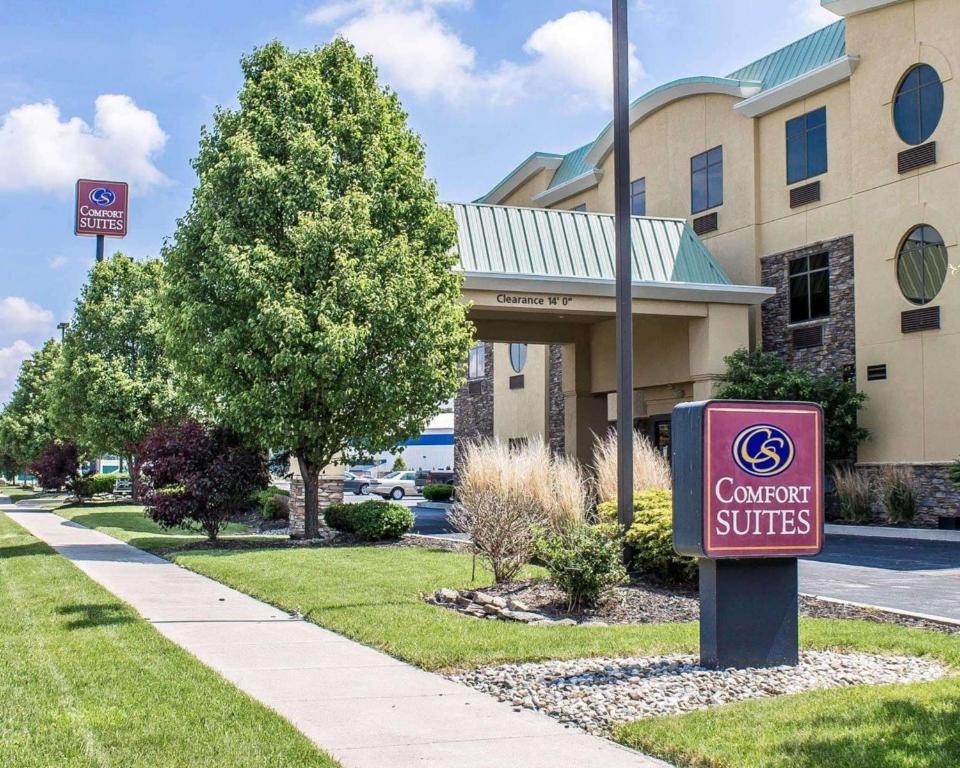 Comfort Suites Perrysburg - main image