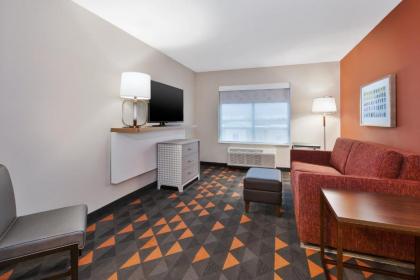 Holiday Inn & Suites - Toledo Southwest - Perrysburg an IHG Hotel - image 10