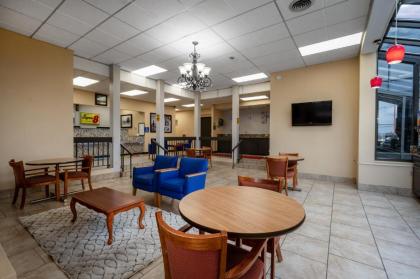 Days Inn by Wyndham Perrysburg - image 2