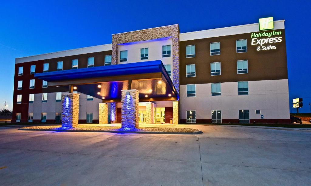 Holiday Inn Express & Suites - Perryville I-55 an IHG Hotel - main image