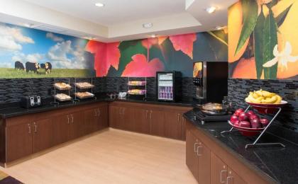 Fairfield Inn & Suites Peru - image 3