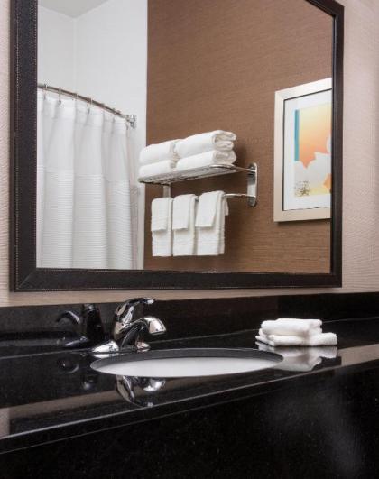 Fairfield Inn & Suites Peru - image 4