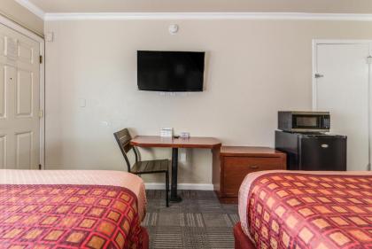 Americas Best Value Inn Petaluma - image 11