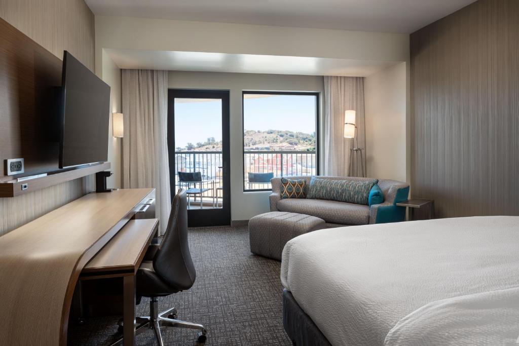 Courtyard by Marriott Petaluma Sonoma County - image 6