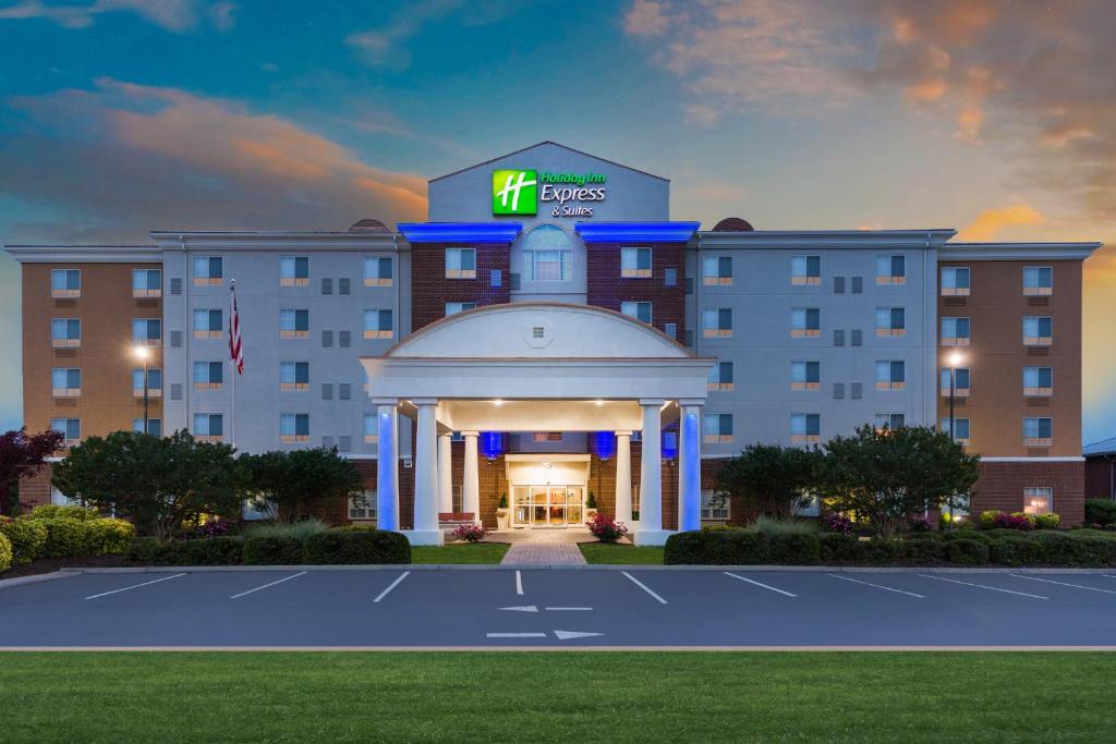 Holiday Inn Express Hotel and Suites Petersburg - Fort Lee an IHG Hotel - main image