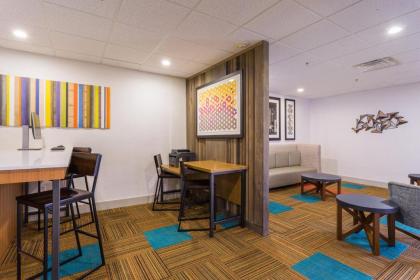 Holiday Inn Express Hotel and Suites Petersburg - Fort Lee an IHG Hotel - image 3