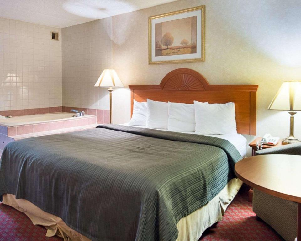 Quality Inn Petersburg-Fort Lee - image 3