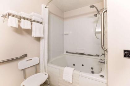 Quality Inn - Petoskey - image 5