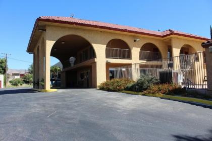 Cajon Pass Inn - image 8