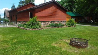 Musky Lodge Home - image 9