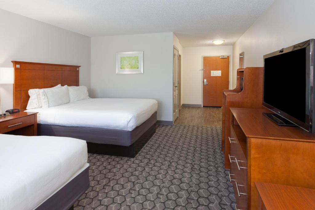 Holiday Inn Express Phenix City-Fort Benning an IHG Hotel - image 2