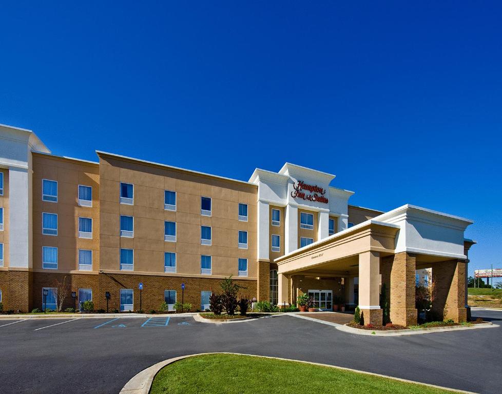 Hampton Inn & Suites Phenix City- Columbus Area - image 2