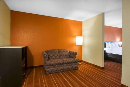 Quality Inn Phenix City Columbus - image 15