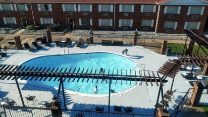 Americas Best Value Inn Phenix City - image 5