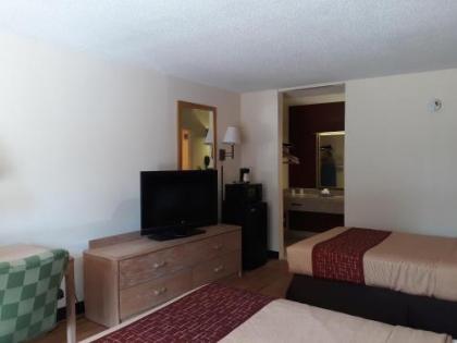 OYO Hotel Phenix City Central - image 14