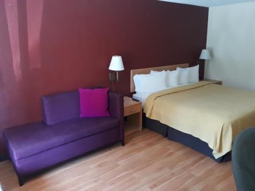 OYO Hotel Phenix City Central - image 6