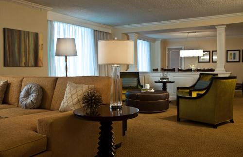 Philadelphia Marriott Downtown - image 2