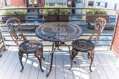 Fire Pit -Roof Deck- Parking -Penn-CHOP-Sleeps 7 - image 12