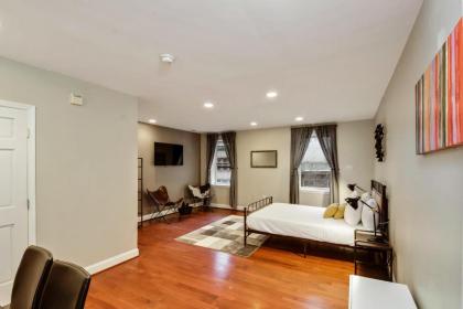 The Dreamers Penthouse-Funky 3BD in Center City - image 4