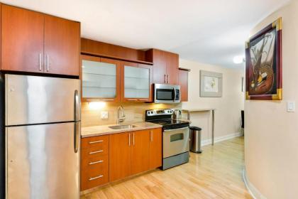 Stylish 1BD Loft in Center City - image 6