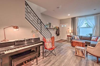 Chic Philly Townhouse with Patio in Brewerytown! - image 3