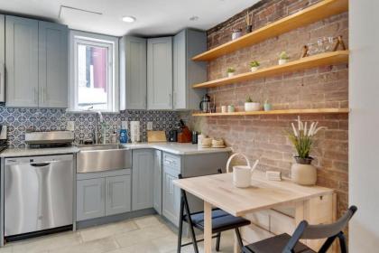 Stylish Rowhome-Fishtown-Near Shops - image 14