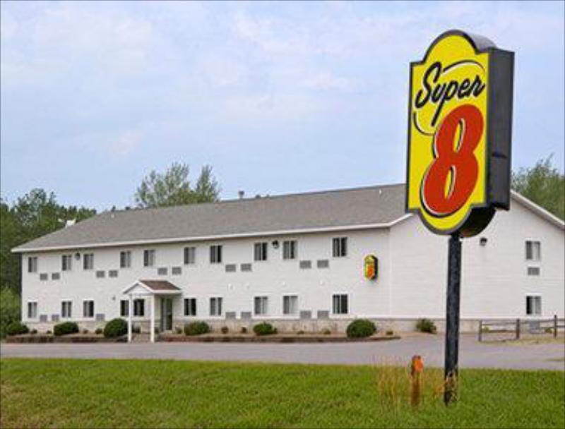 Super 8 by Wyndham Phillips - main image