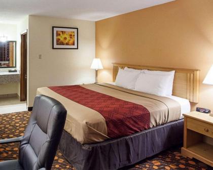 EconoLodge Phillipsburg - image 12