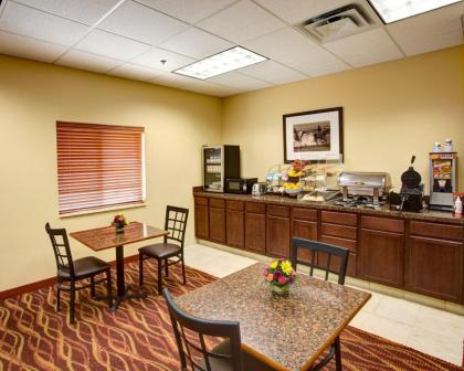 Rodeway Inn & Suites Phillipsburg - image 2