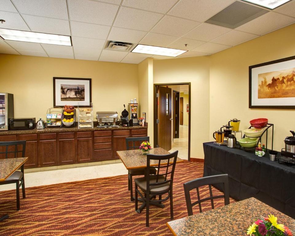 Rodeway Inn & Suites Phillipsburg - image 3