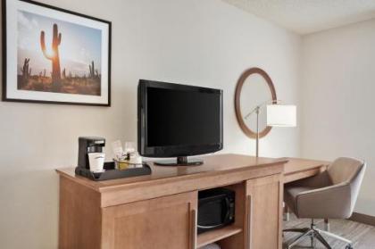 Hampton Inn Phoenix-Midtown-Downtown Area - image 4