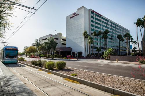 Crowne Plaza Phoenix Airport an IHG Hotel - main image