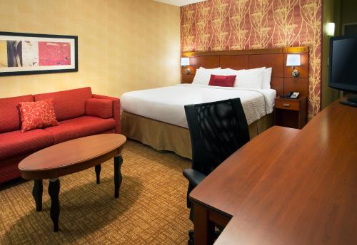 Courtyard by Marriott Phoenix Airport - image 3