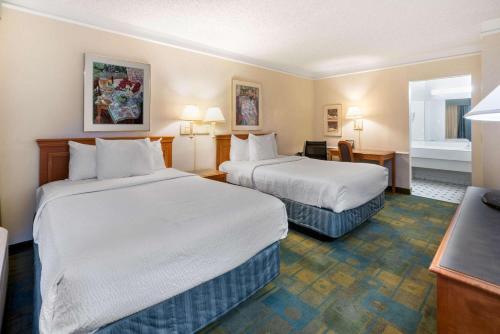 La Quinta Inn by Wyndham Phoenix Thomas Road - image 5