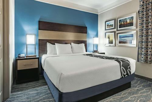 La Quinta by Wyndham Phoenix I-10 West - image 3