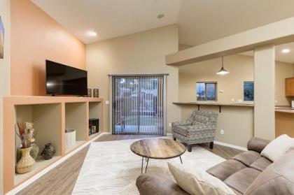 Ravenswood Retreat 3 BR by Casago - image 5