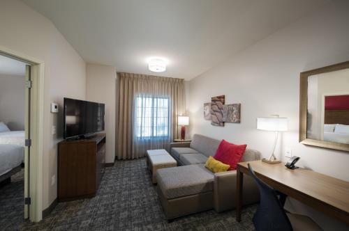 Staybridge Suites - Phoenix – Biltmore Area an IHG Hotel - image 3