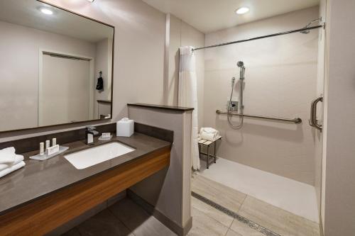 Fairfield Inn & Suites by Marriott Phoenix West/Tolleson - image 3