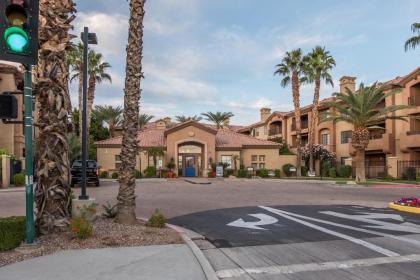 Frontdesk Mandarina Apts Phoenix Arizona - image 11