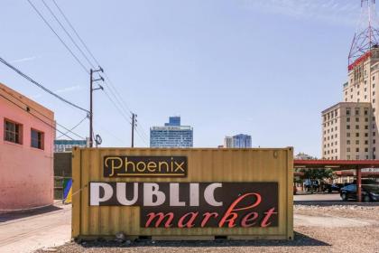 Frontdesk Mandarina Apts Phoenix Arizona - image 9