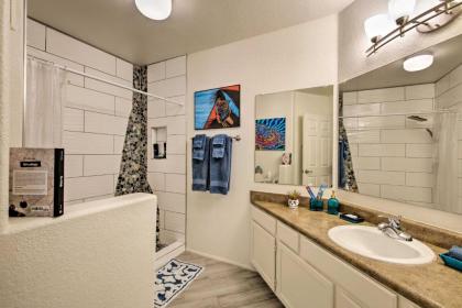 Chic Condo with Pool about 3 Mi to Downtown Phoenix! - image 18