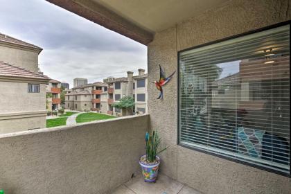 Chic Condo with Pool about 3 Mi to Downtown Phoenix! - image 9