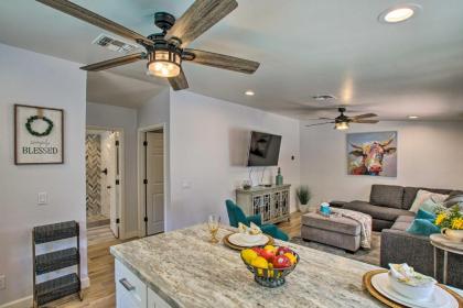 Charming Phoenix Casita with Hot Tub BBQ and Pool! - image 18