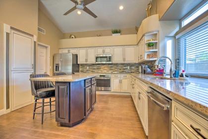 Luxe Ahwatukee Foothills Villa - Pets Welcome - image 11