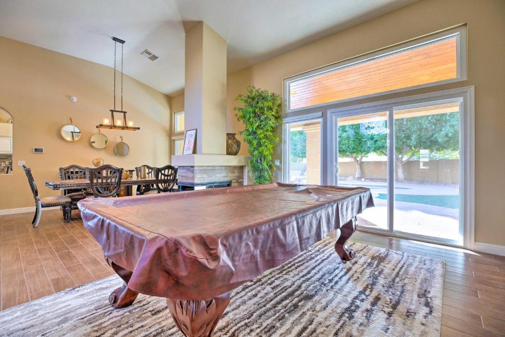 Luxe Ahwatukee Foothills Villa - Pets Welcome - image 7