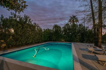 Vintage Charm w Modern Comforts Pool and Hot Tub - image 11