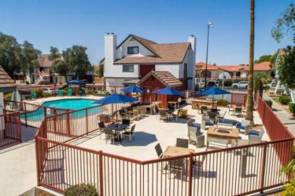 Metro PHX Upstairs 2bd sleeps 6 heated pool PETS ALLOWED - image 2