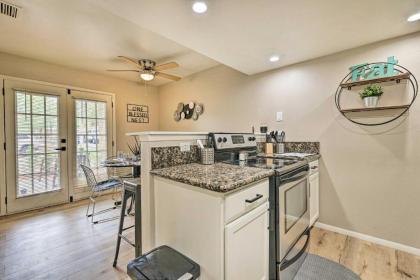 South Mountain Condo Less Than half Mi to Golf and Hike! - image 9