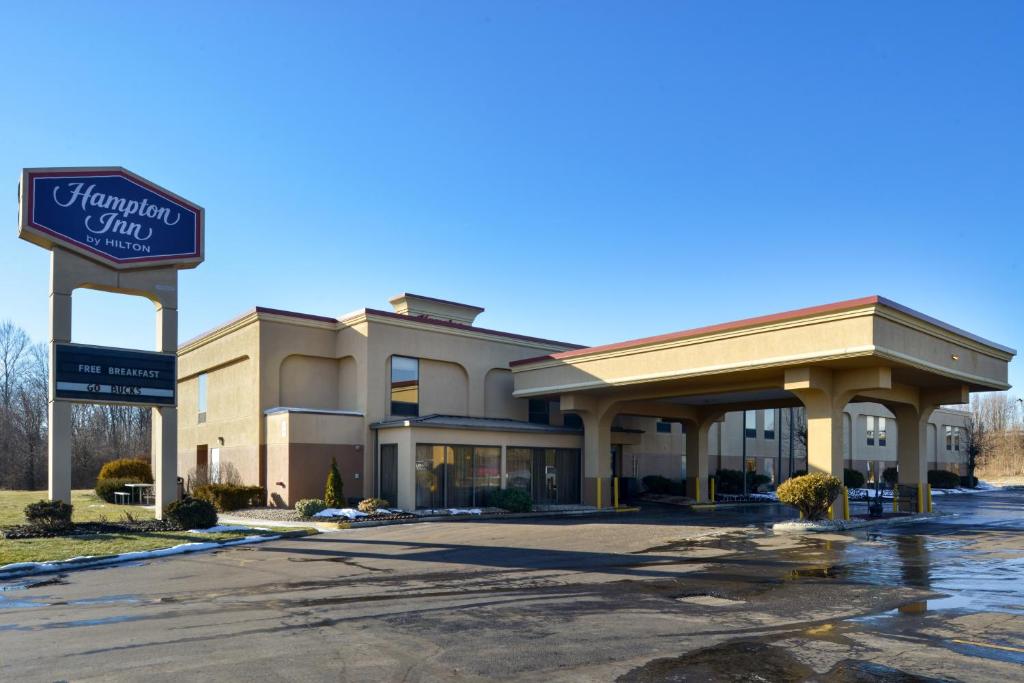 Hampton Inn Columbus-East - main image